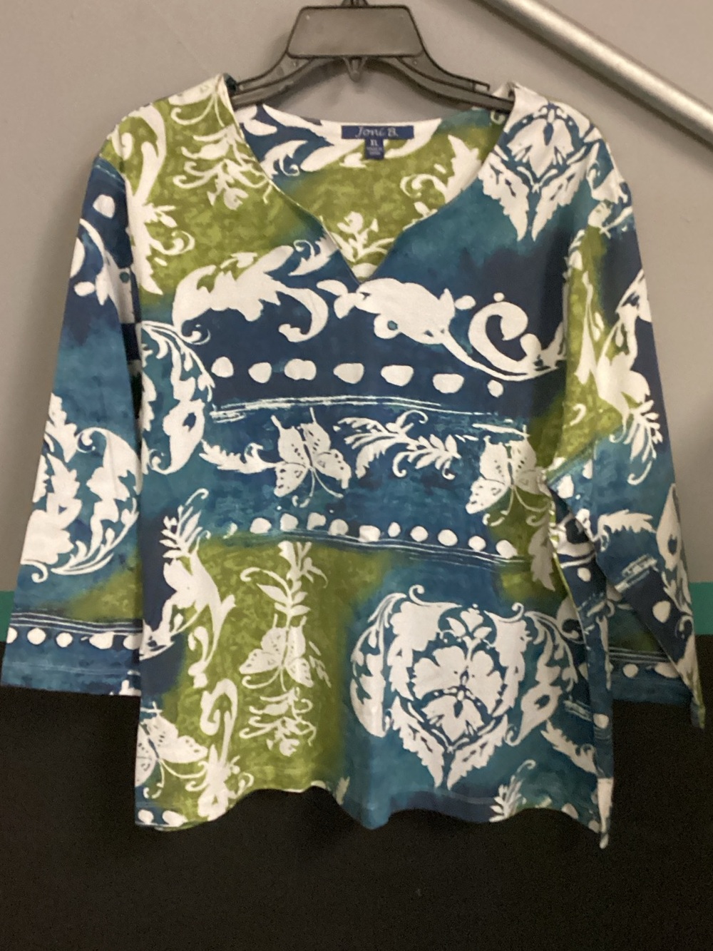 Joni B. Blue & Green Printed Long-Sleeve Tunic Top